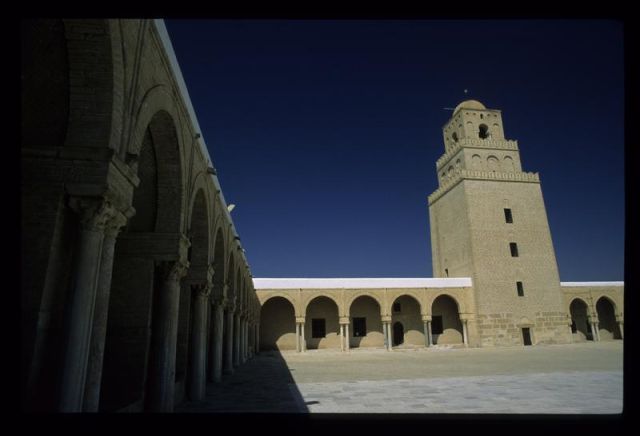 Tunisie_Mars_1998_058_Grande_mosquee_Kairouan.jpg